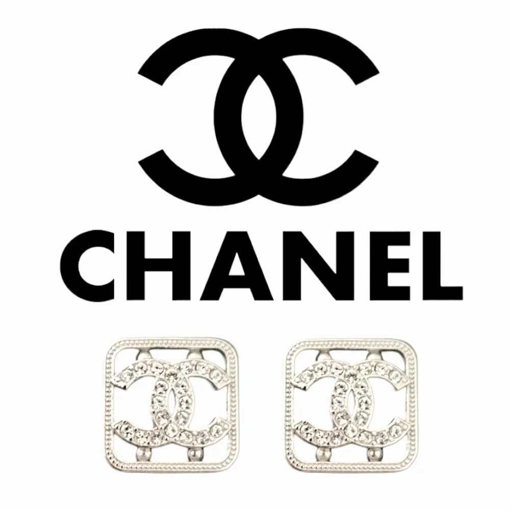BNIB RARE & Authenticated CHANEL CC SILVER CRYSTALS EAR STUDS EARRINGS - Picture 6 of 9
